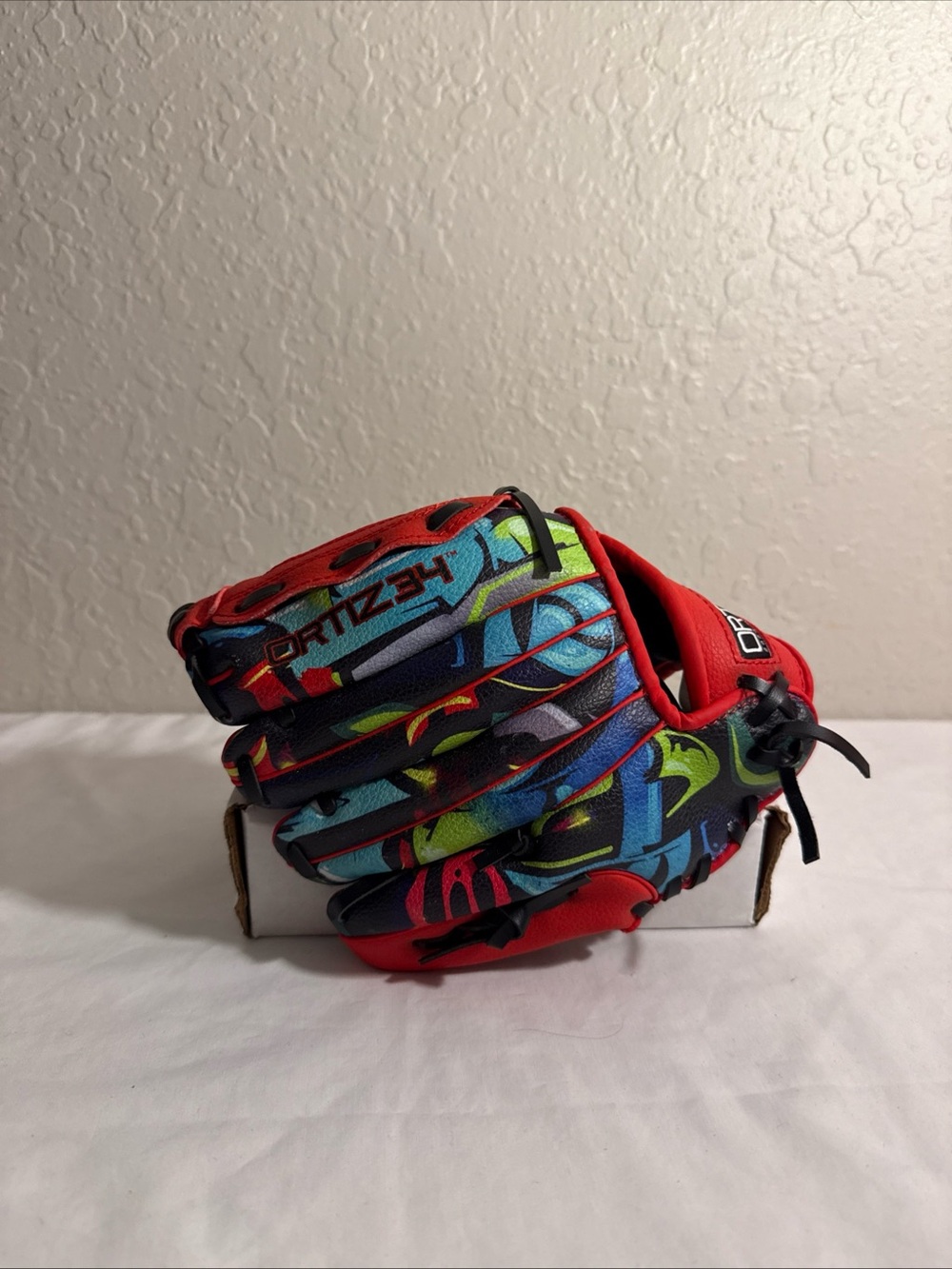 Ortiz34, Right Hand Throw, LEFT Hand Catch: 9" Tee Ball Glove, Blue/Red, 2020 LE
